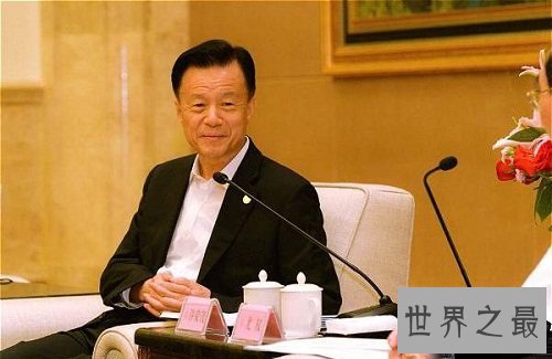 香港十大富豪排行最新版，李嘉诚依旧稳住榜首之位！
