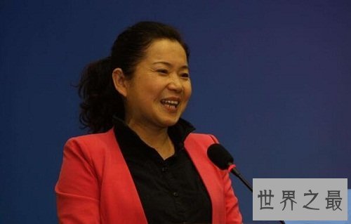 香港十大富豪排行最新版，李嘉诚依旧稳住榜首之位！