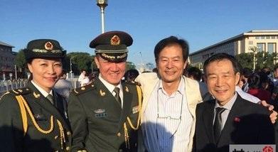 演员岳红离婚后，独自抚养孩子成人，她战胜胃癌，乐观生活