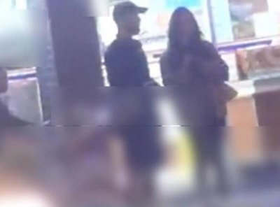 ​蒋劲夫疑曝新恋情 与女子亲密互动生活依旧精彩